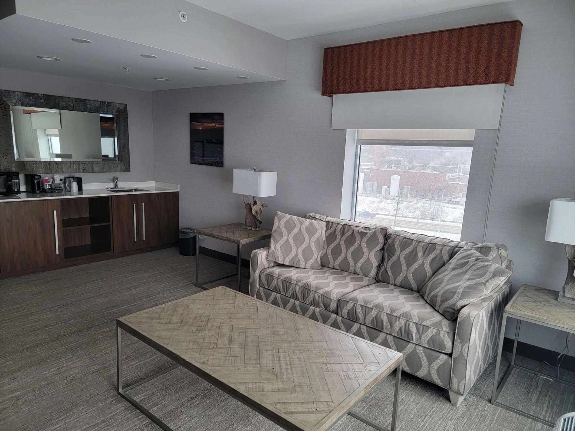 Hampton Inn & Suites Erie Bayfront Exterior photo